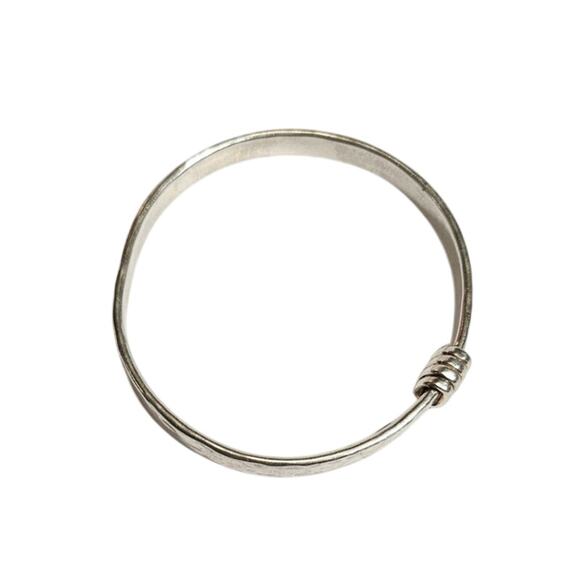 Vintage Sterling Silver Hammered Hollow Bangle Bracelet 8" - Picture 5 of 5